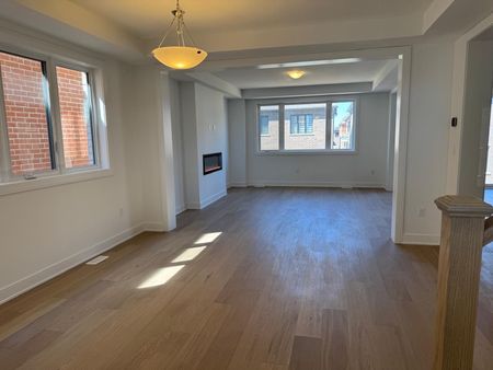 For Lease - 38 Suzuki Street, Barrie, Ontario - Photo 2