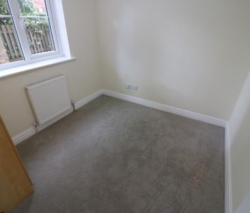 2 bedroom ground floor flat to rent - Photo 4