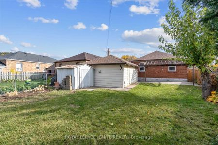 For Lease - 35 Archwood Crescent Unit# Main, Toronto, Ontario - Photo 2