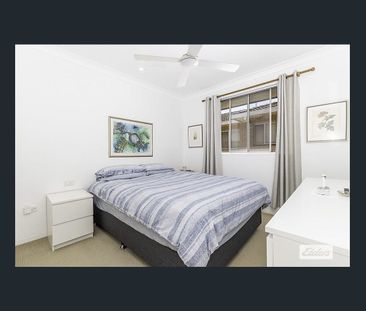 Neat, tidy and modern 2 bedroom unit, Situated in a small complex o... - Photo 4