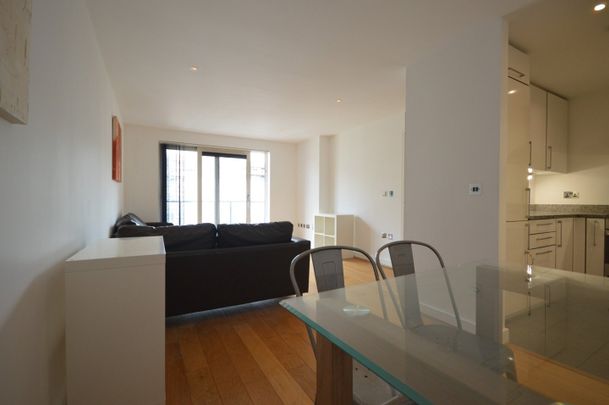 2 Bed Flat, Westgate Apartments, E16 - Photo 1