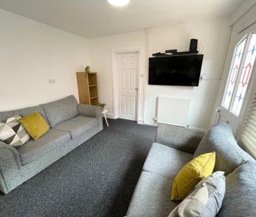 6 bedroom house to rent - Photo 1