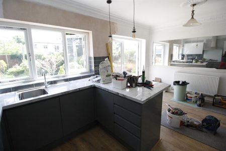 Vaughan Avenue, Cardiff - Photo 2