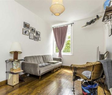 Elfin Grove, TW11, London - Photo 1