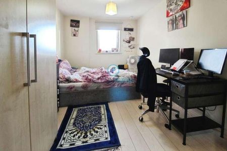 The Junction, Slough Station, SL2 - Photo 4