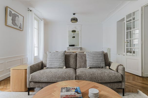 Rue la Condamine - Photo 1