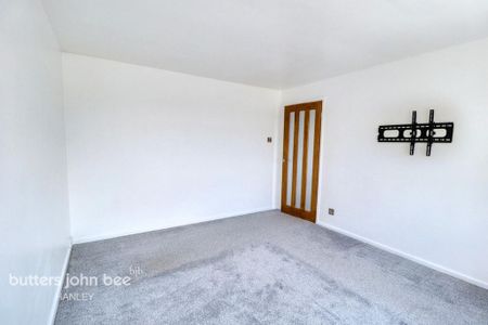 3 bedroom detached house to rent - Photo 5