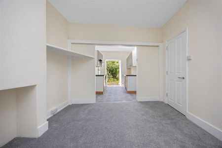 4 bedroom terraced house to rent - Photo 2