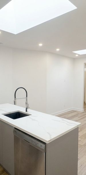 3½ For Rent — Le Plateau-Mont-Royal — $1 - Photo 1