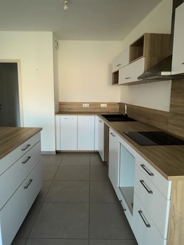 Location Appartement 5 pièces 127m² ANNECY 74000 - Photo 5