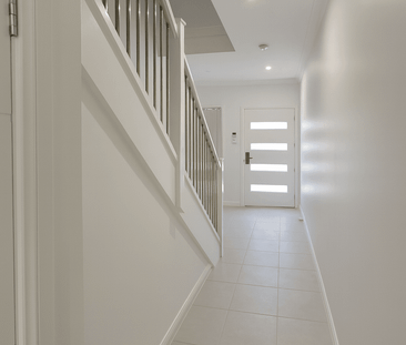 Luxury Brand-New 4 Bedroom Home in Austral! - Photo 5