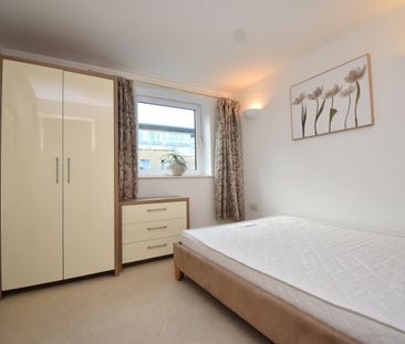 Flat to rent - Argyll Road, London, SE18 - Photo 5