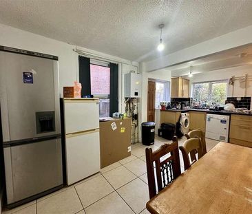 Newcombe Road, Southampton, SO15 - Photo 5