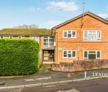 2 bedroom property to rent Acre Close, Haywards Heath, West Sussex,... - Photo 3