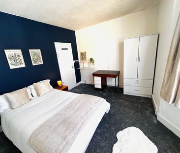 Room in a Shared House, Islingword Place, BN2 - Photo 3