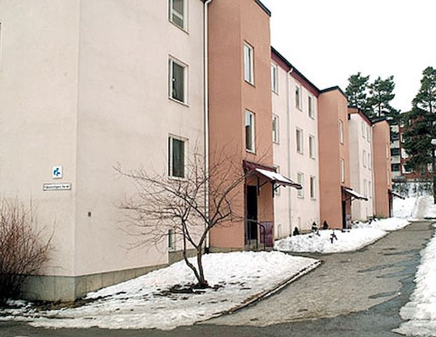 Fäbodvägen 38, Skogås - Photo 1