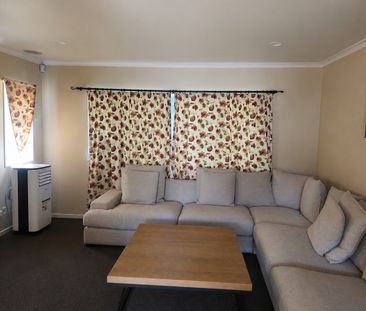 Papakura - Stand Alone 2 Bedroom House - Photo 1