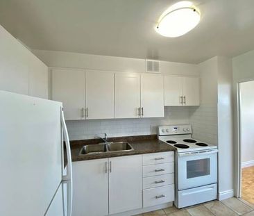 SOUTH EXPOSURE!!! UNIT 2-BEDROOM APARTMENT - Photo 2