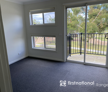 Townhouse Living with Park Views - Photo 3