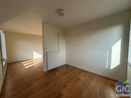 Location Appartement 4 pièces 67m² - Photo 4