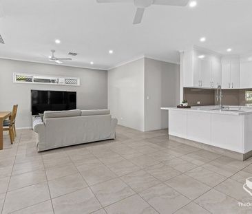 Modern 5 Bedroom Home with Ducted Air & Double Garage - Photo 1