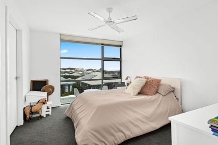 Home For Rent - Photo 2