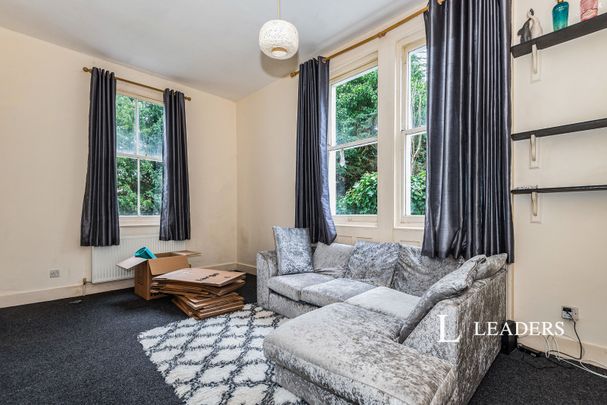 1 bedroom apartment to rent Somers Road, Reigate, RH2 - Photo 1