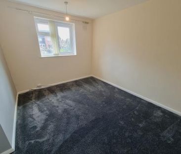 2 bedroom end of terrace house to rent - Photo 5