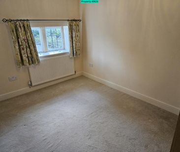 4 bedroom semi-detached house to rent - Photo 2