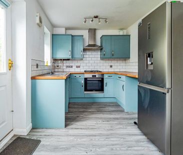 3 bedroom semi-detached house to rent - Photo 4