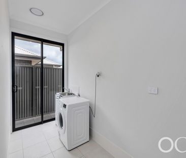 Open the Door to Coastal Comfort - Photo 4
