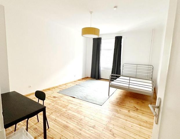 3 Zimmer Wohnung möbliert befristet NEU renoviert mit Küche - Foto 1