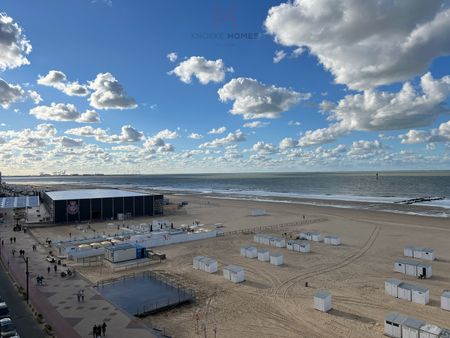 Mooi dakappartement met terras uitgevend op de Zeedijk van het Zoute - Photo 5