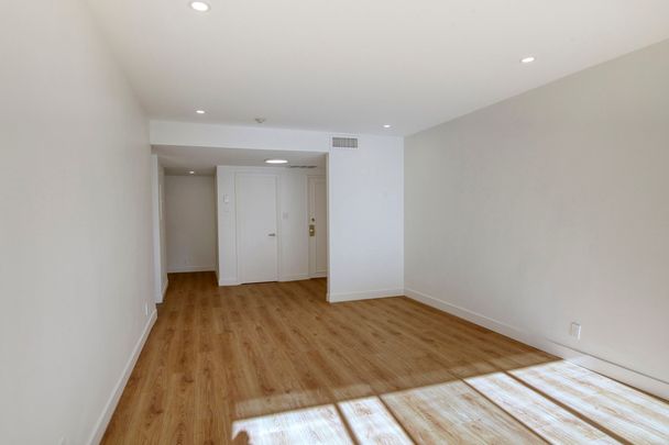 3555 Cote-des-Neiges Road - Photo 1