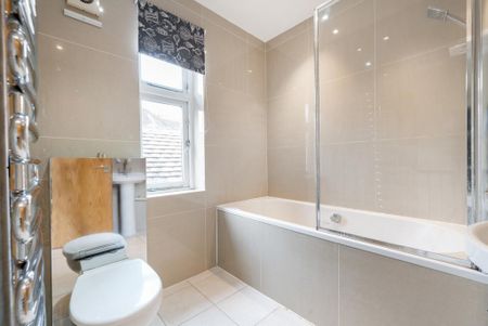 4 bedroom detached house to rent - Photo 5