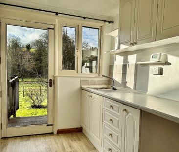 Edgcott Road, Minehead - Photo 6