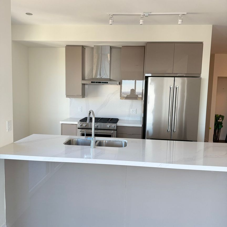 For Lease - 15 Watergarden Drive Unit# 3806, Mississauga, Ontario - Photo 1