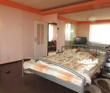 Apartament in casa, 72 mp, terasa, gradina 400mp, spatiu depozitare 120mp, zona strazii Doinei - Photo 5
