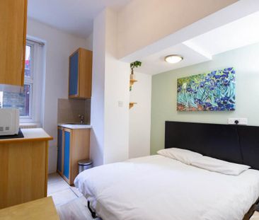 Flat 38 West Cromwell Road, Earls Court SW5 9QL - Photo 4