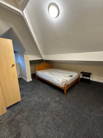 3 bedroom apartment to rent - Photo 2