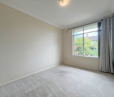 Spacious Apartment in Convenient Location &ast;&ast; Available Now ... - Photo 1