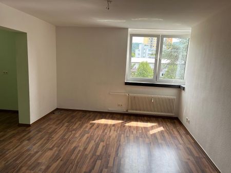 Helle Zwei-Zimmer-Wohnung im 4. OG ab sofort zu vermieten! - Photo 2