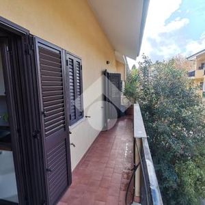 Trilocale in affitto - Photo 2