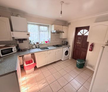 Old Oak Common Lane, London, W3 7DN - Photo 2