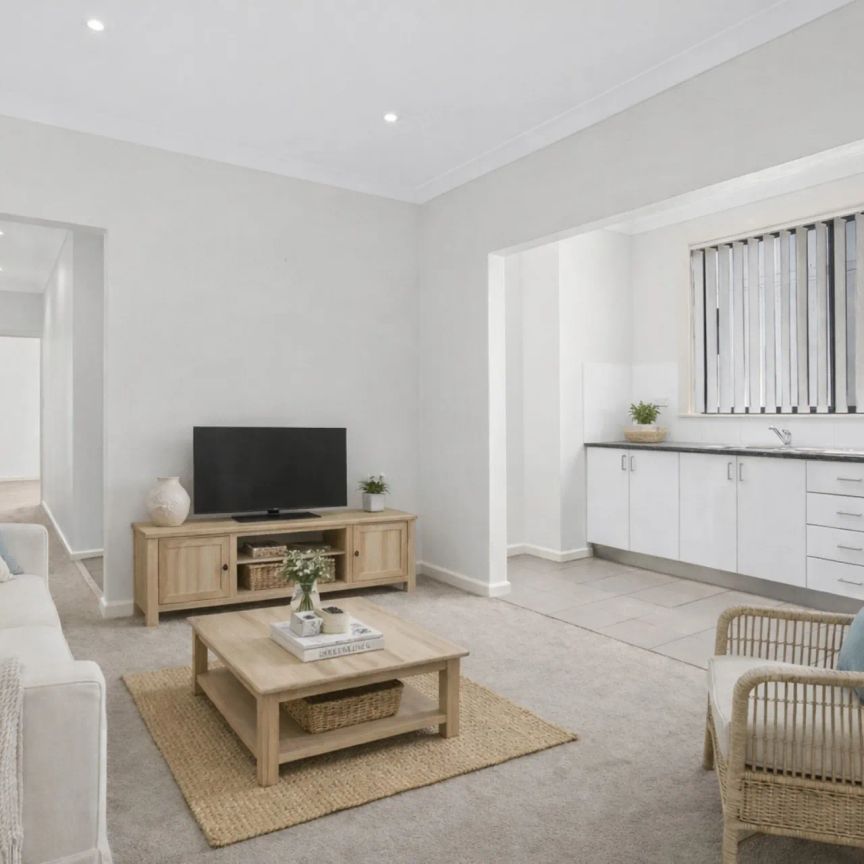 Convenient inner-city pad - Photo 1