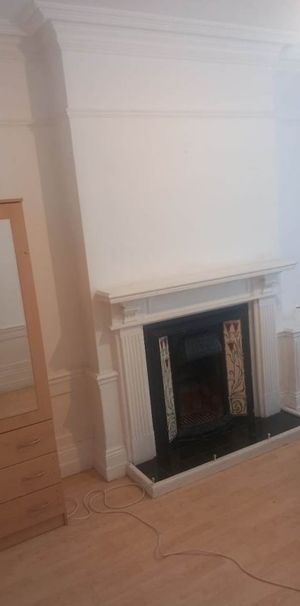 Room in a Shared House, Narborough Road, LE3 - Photo 1