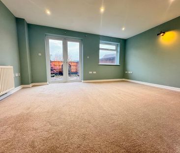 4 bedroom semi-detached house to rent - Photo 1