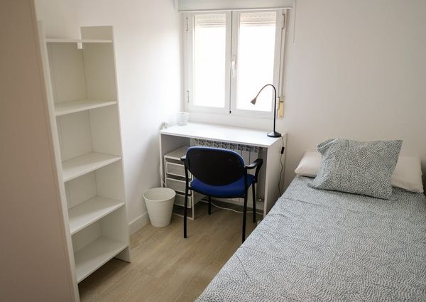 Calle Rosa, Getafe, Community of Madrid 28903