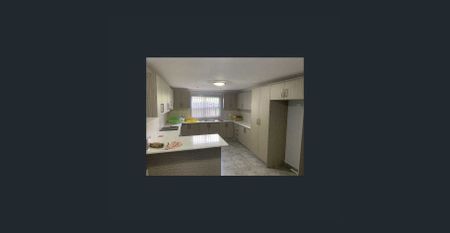 Spacious 4-Bedroom Family Home in Thriving Austral | Walk to Station & Parks - Photo 4