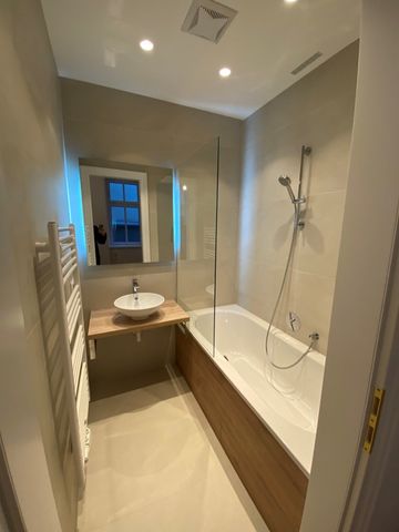 Altbau Mietwohnung 1040 Wien, Nähe Mayerhofgasse - Photo 2